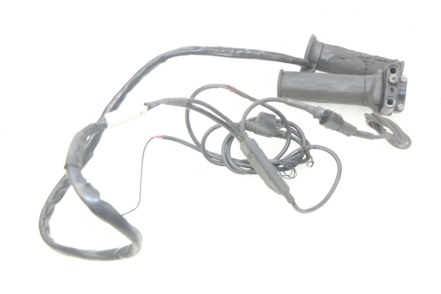 photo de MANETE DO ACELERADOR SUZUKI SIXTEEN 125 (2008 - 2010) - Detalhe da peça