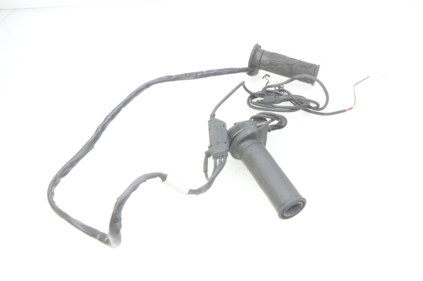 photo de MANETE DO ACELERADOR SUZUKI SIXTEEN 125 (2008 - 2010) - Pontos de fixação