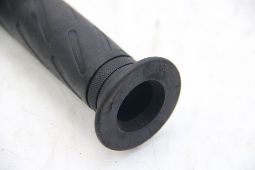 photo de MANETE DO ACELERADOR SUZUKI SIXTEEN 125 (2008 - 2010) - Ampliação técnica
