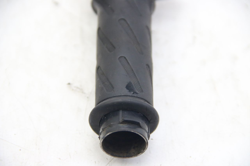 photo de MANETE DO ACELERADOR SUZUKI SIXTEEN 125 (2008 - 2010) - Estado da superfície