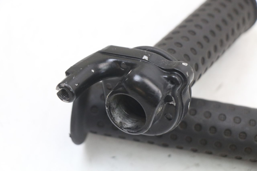 photo de MANETE DO ACELERADOR APRILIA SR MOTARD 50 (2012 - 2018) - Zoom do estado de desgaste