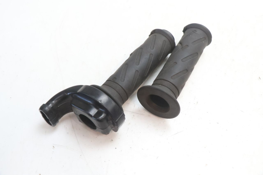 photo de MANETE DO ACELERADOR SUZUKI SV S 650 (2003 - 2009) - Detalhe da peça