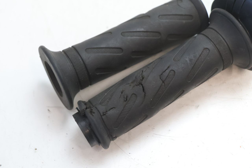 photo de MANETE DO ACELERADOR SUZUKI SV S 650 (2003 - 2009) - Outro ângulo de visão