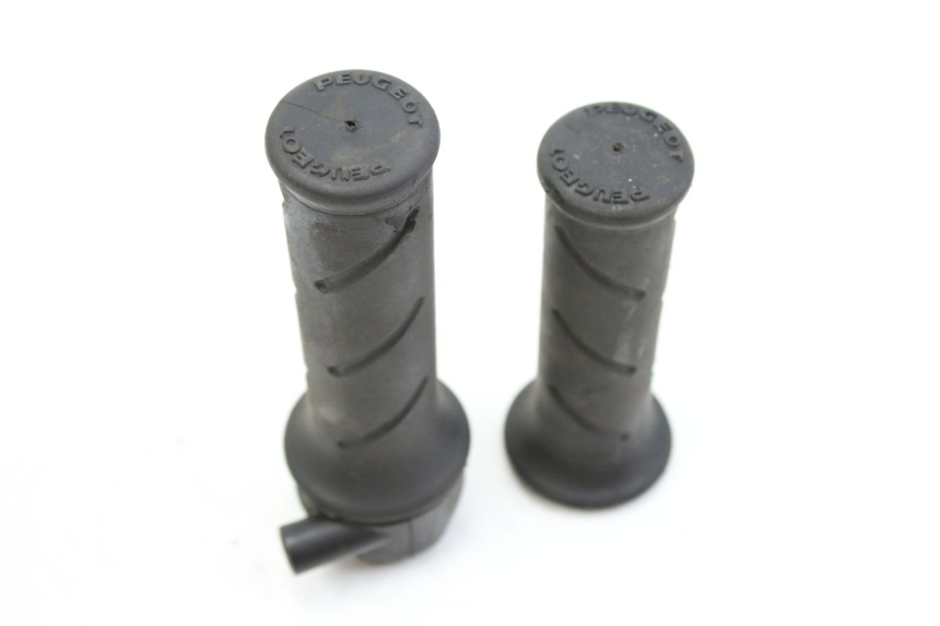 photo de MANETE DO ACELERADOR PEUGEOT SV 125 (1991 - 1994) - Zoom do estado de desgaste