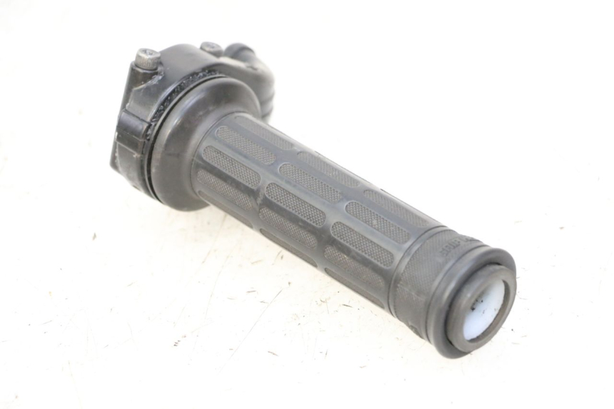 photo de MANETE DO ACELERADOR YAMAHA TDM ABS 900 (2002 - 2014) - Detalhe da peça