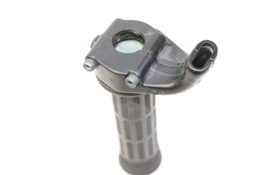 photo de MANETE DO ACELERADOR YAMAHA TDM ABS 900 (2002 - 2014) - Zoom do estado de desgaste