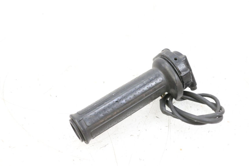 photo de MANETE DO ACELERADOR YAMAHA TDM ABS 900 (2002 - 2014) - Detalhe da peça