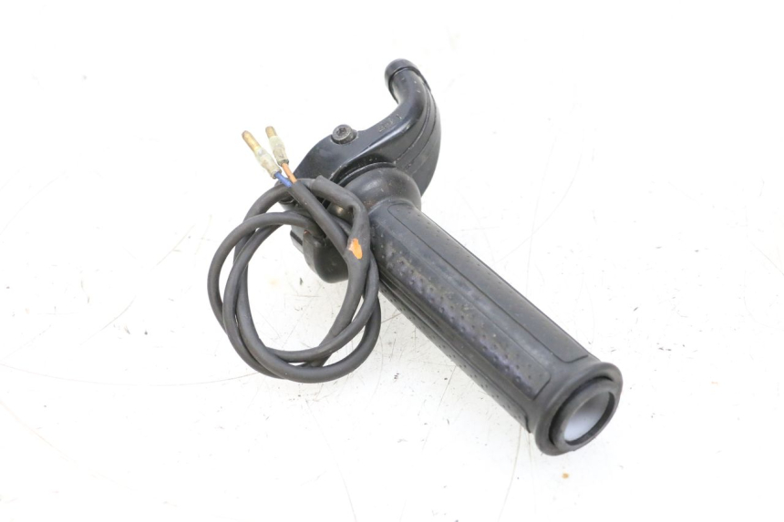 photo de MANETE DO ACELERADOR YAMAHA TDM ABS 900 (2002 - 2014) - Zoom do estado de desgaste