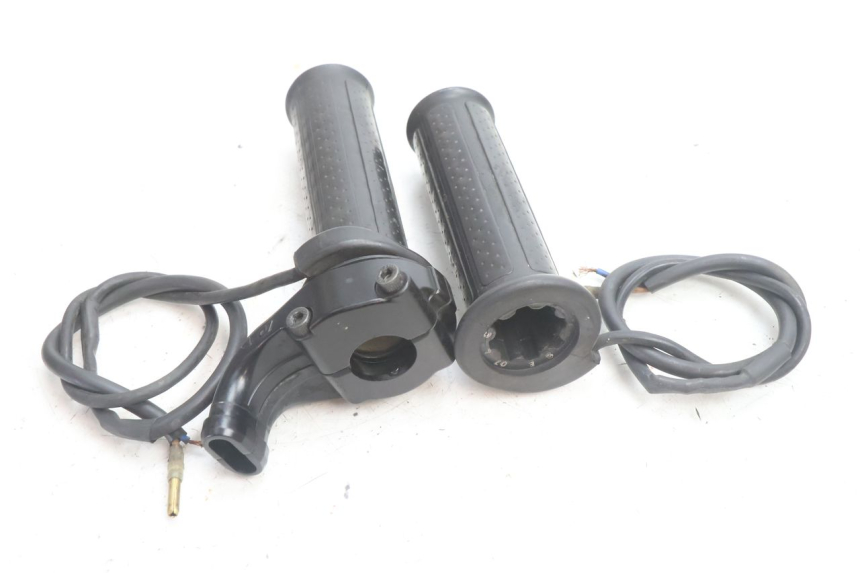 photo de MANETE DO ACELERADOR YAMAHA TDM ABS 900 (2002 - 2014) - Zoom do estado de desgaste