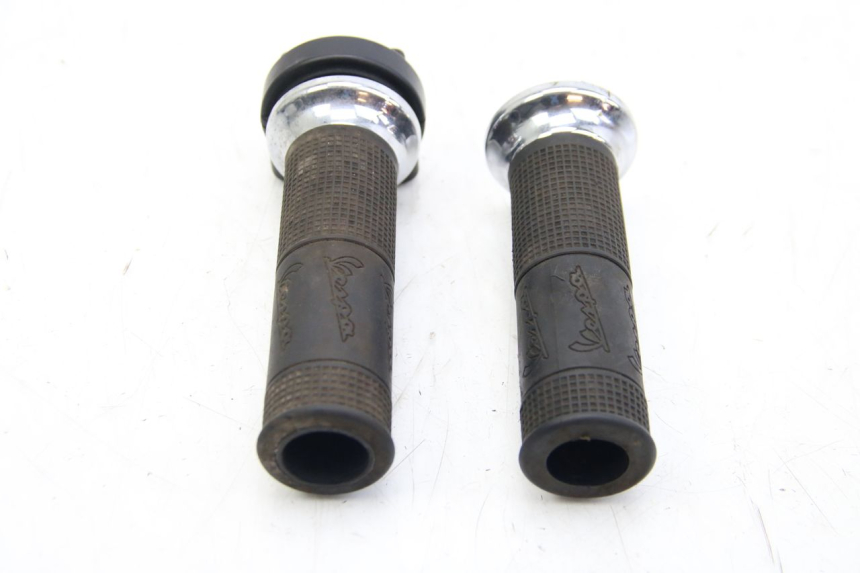 photo de MANETE DO ACELERADOR PIAGGIO VESPA GTS SUPER IE 125 (2009 - 2016) - Ampliação técnica