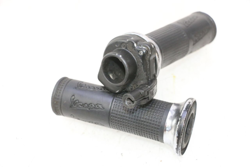 photo de MANETE DO ACELERADOR PIAGGIO VESPA LX 2T 50 (2005 - 2013) - Detalhe da peça