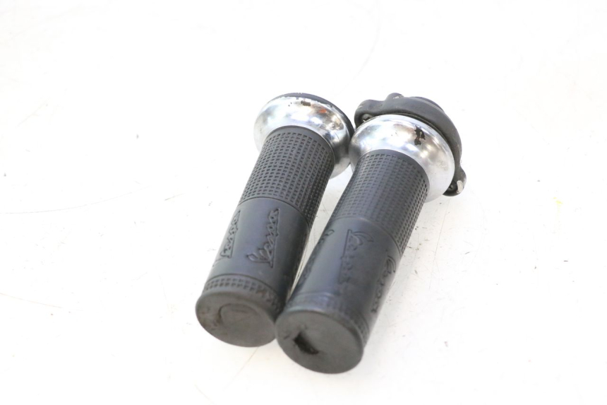photo de MANETE DO ACELERADOR PIAGGIO VESPA LX 2T 50 (2005 - 2013) - Vista geral