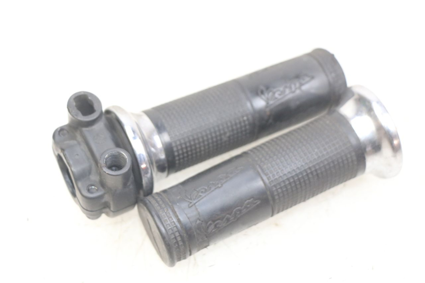 photo de MANETE DO ACELERADOR PIAGGIO VESPA LXV 125 (2006 - 2009) - Zoom do estado de desgaste