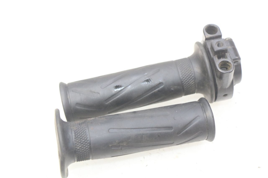 photo de MANETE DO ACELERADOR YAMAHA XMAX X-MAX 125 (2006 - 2009) - Zoom do estado de desgaste