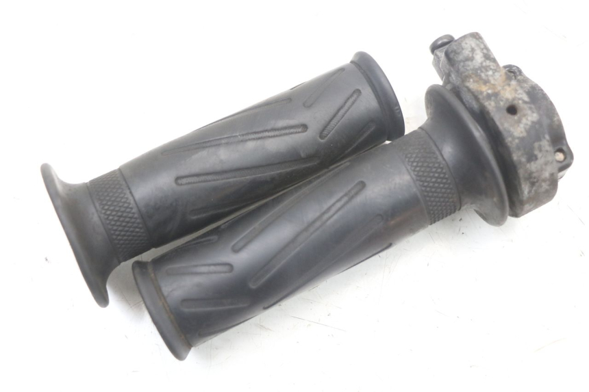 photo de MANETE DO ACELERADOR YAMAHA X-MAX XMAX 250 (2006 - 2009) - Zoom do estado de desgaste