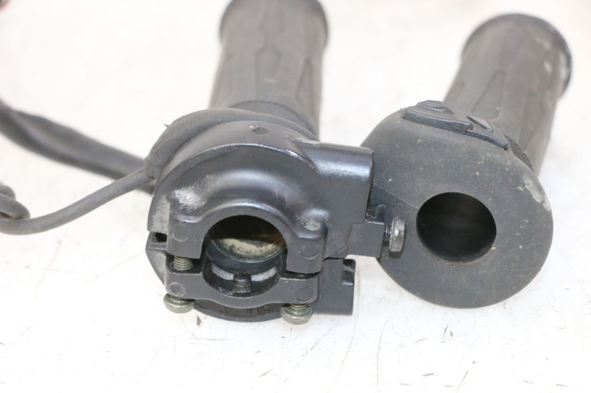 photo de MANETE DO ACELERADOR YAMAHA XMAX X-MAX 125 (2006 - 2009) - Outro ângulo de visão