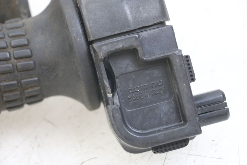 photo de MANETE DO ACELERADOR PEUGEOT XP6 50 (1997 - 2003) - Zoom do estado de desgaste