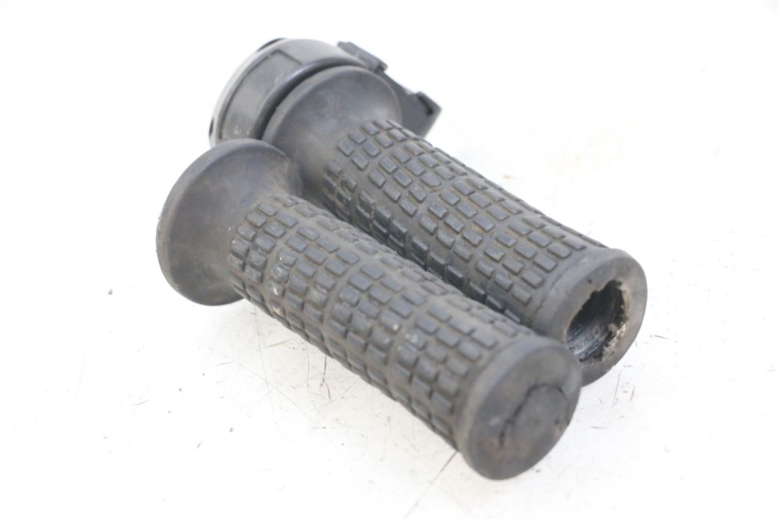photo de MANETE DO ACELERADOR PEUGEOT XP6 50 (1997 - 2003) - Ampliação técnica