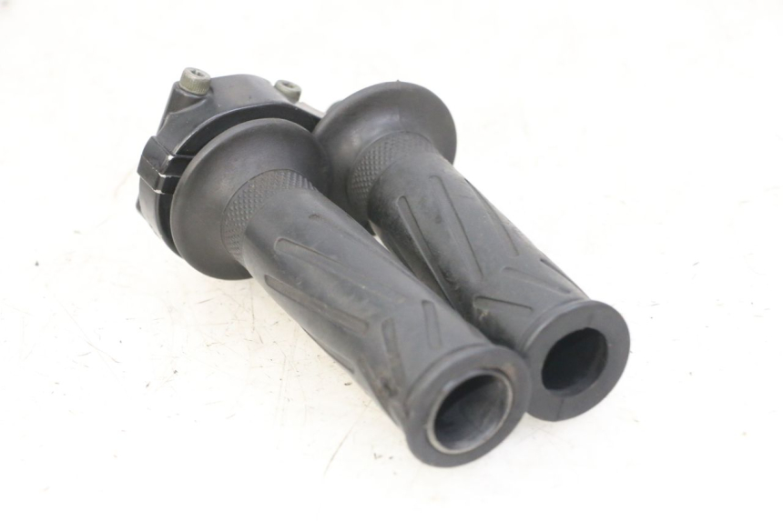 photo de MANETE DO ACELERADOR YAMAHA FZS FAZER 600 (2001 - 2003) - Pontos de fixação