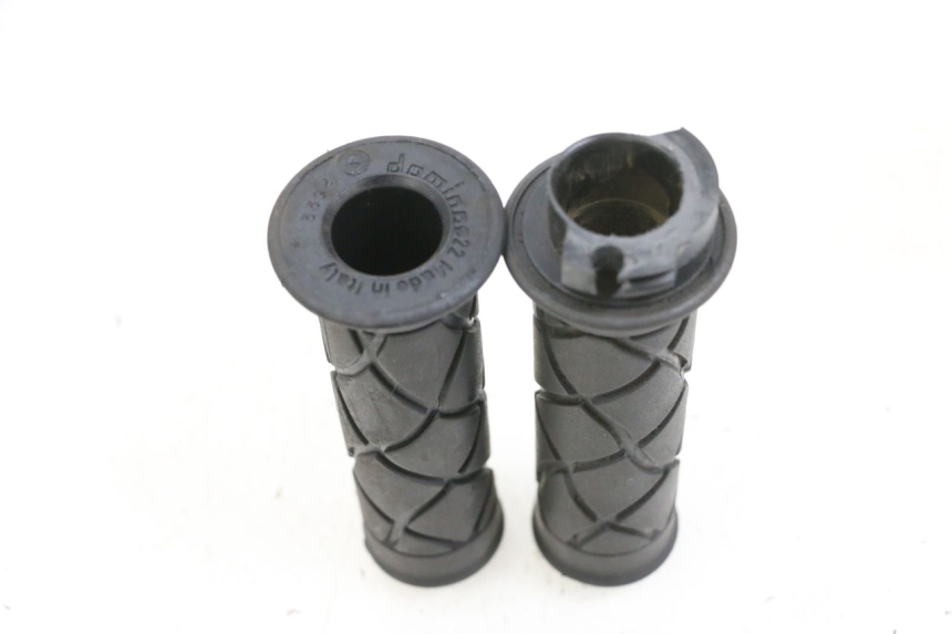 photo de MANETE DO ACELERADOR YAMAHA YP MAJESTY 125 (2002 - 2006) - Detalhe da peça