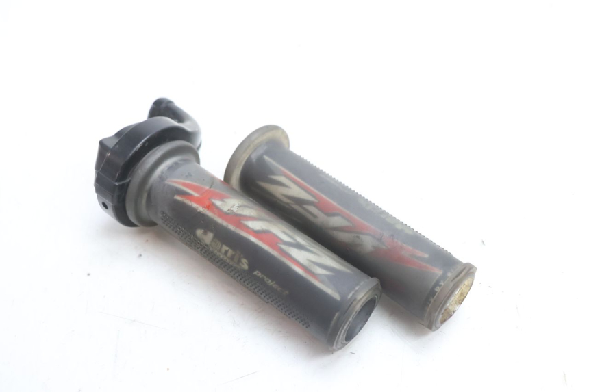 photo de Manete do acelerador YAMAHA YZF R GENESIS 750 (1993 - 1998) - Detalhe da peça