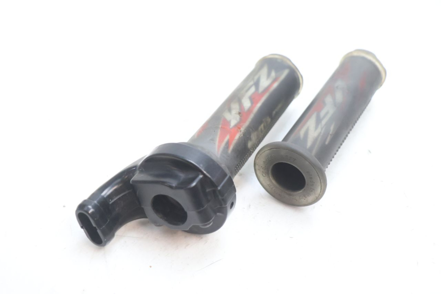 photo de Manete do acelerador YAMAHA YZF R GENESIS 750 (1993 - 1998) - Zoom do estado de desgaste