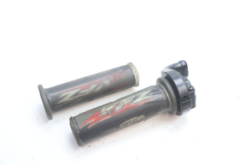 photo de Manete do acelerador YAMAHA YZF R GENESIS 750 (1993 - 1998) - Outro ângulo de visão