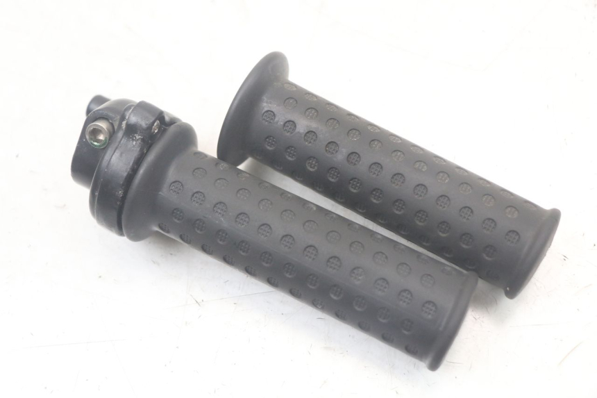 photo de MANETE DO ACELERADOR PIAGGIO ZIP 2T 50 (2009 - 2019) - Detalhe da peça