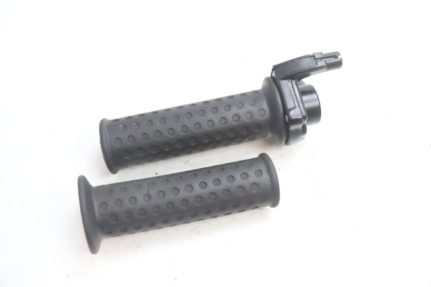 photo de MANETE DO ACELERADOR PIAGGIO ZIP 2T 50 (2009 - 2019) - Zoom do estado de desgaste