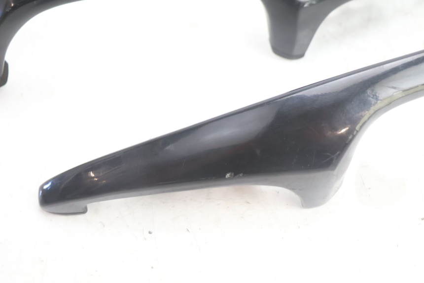 photo de ALÇA TRASEIRA SUZUKI BURGMAN EXECUTIVE ABS 650 (2006 - 2012) - Detalhe da peça