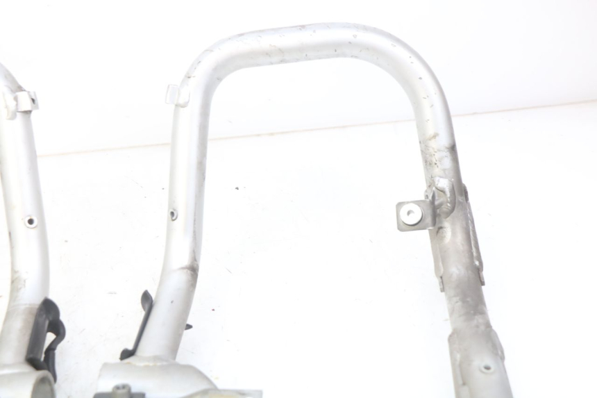 photo de ALÇA TRASEIRA BMW C1 125 (2000 - 2003) - Detalhes característicos