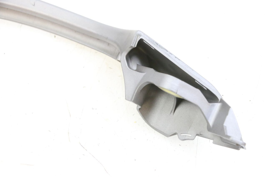 photo de PUNHO TRASEIRO DIREITO SUZUKI BURGMAN 650 (2013 - 2020) - Outro ângulo de visão