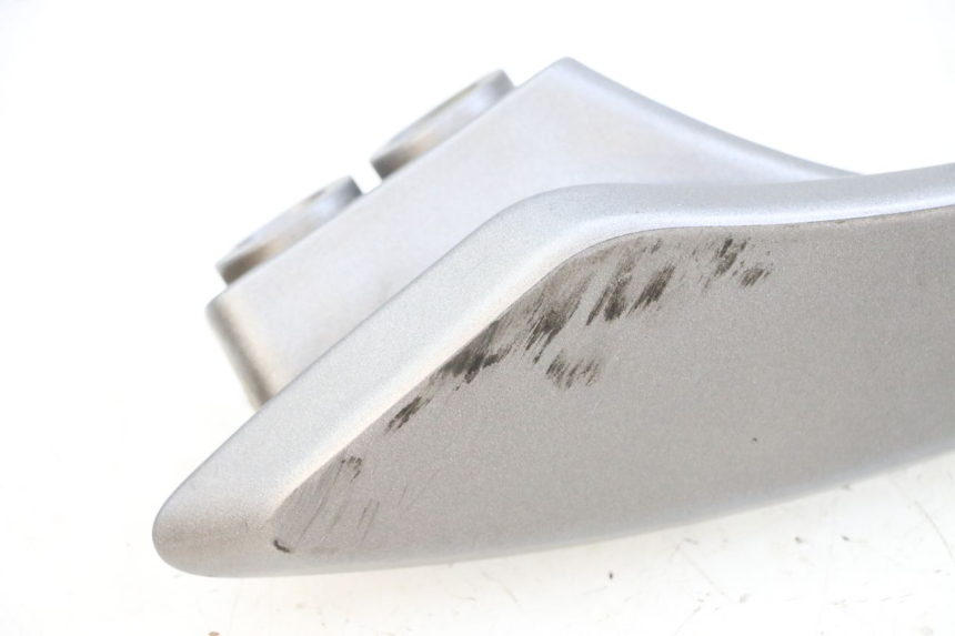 photo de PUNHO TRASEIRO DIREITO SUZUKI BURGMAN 650 (2013 - 2020) - Pontos de fixação