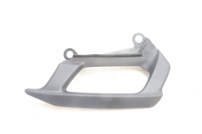 photo de ALÇA TRASEIRA DIREITA YAMAHA FZ8 800 (2010 - 2016) - Detalhe da peça