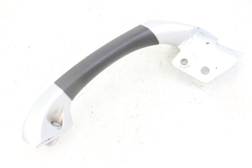 photo de PUNHO TRASEIRO DIREITO PIAGGIO MP3 LT 300 (2010 - 2016) - Pontos de fixação