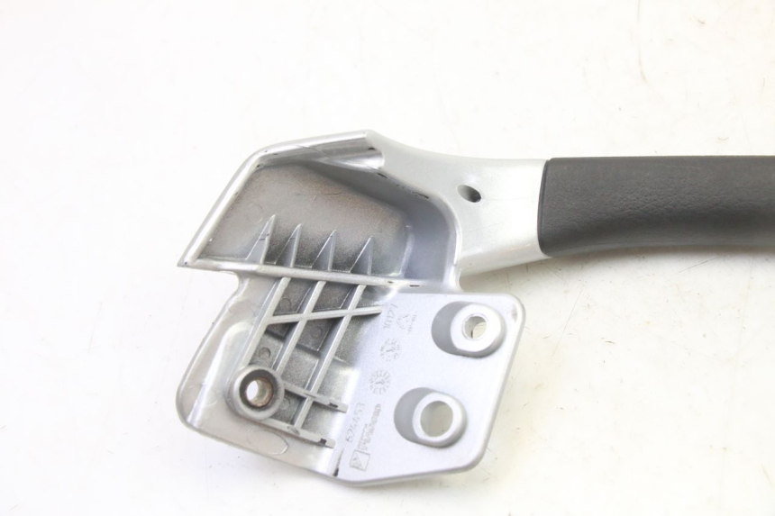 photo de PUNHO TRASEIRO DIREITO PIAGGIO MP3 RL 250 (2006 - 2010) - Vista geral