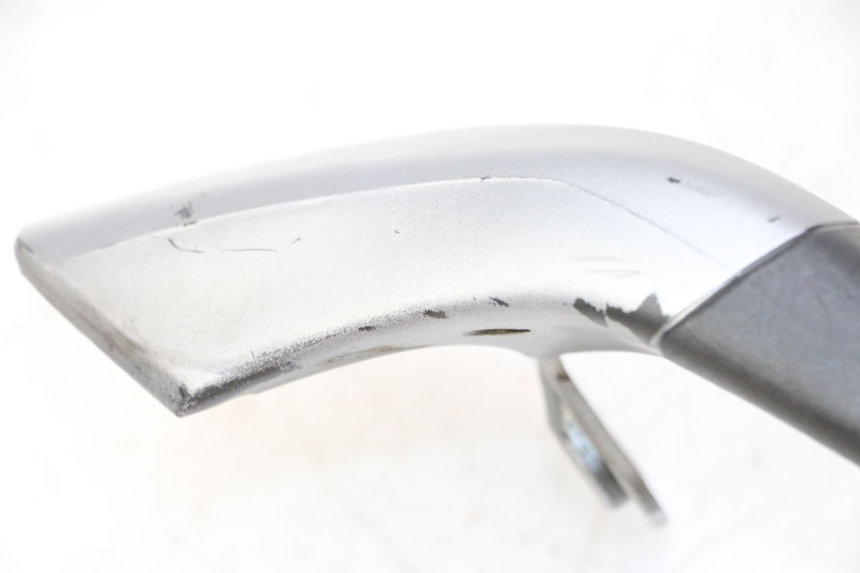 photo de PUNHO TRASEIRO DIREITO PIAGGIO MP3 125 (2006 - 2014) - Pontos de fixação