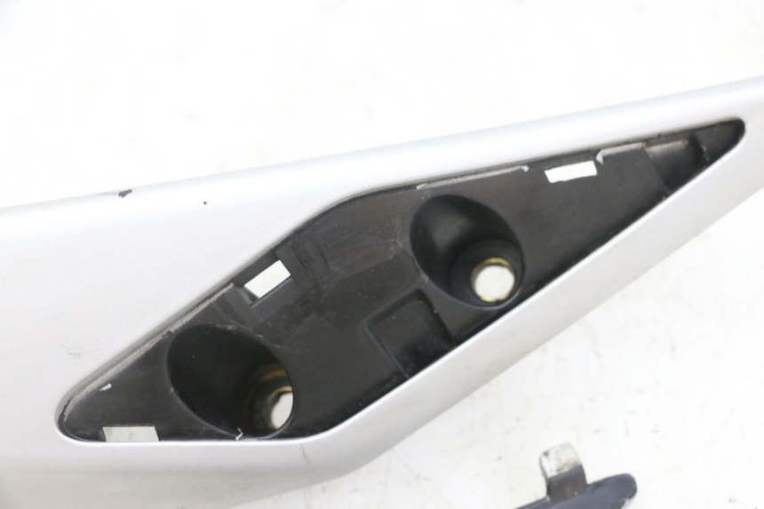 photo de PUNHO TRASEIRO DIREITO PEUGEOT SATELIS 125 (2013 - 2018) - Vista do produto