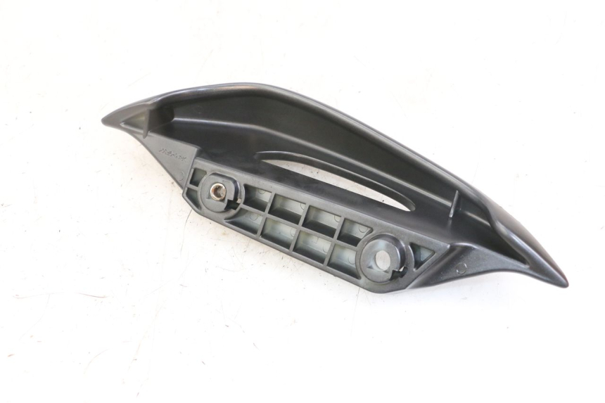 photo de PUNHO TRASEIRO DIREITO SUZUKI BURGMAN 125 (2018 - 2021) - Ampliação técnica