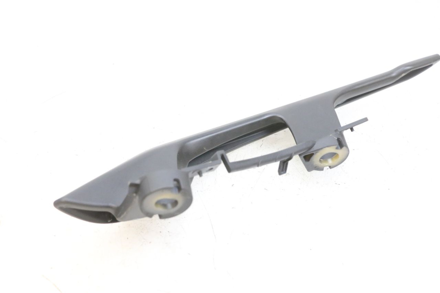 photo de PUNHO TRASEIRO DIREITO YAMAHA TRICITY 300 (2020 - 2024) - Pontos de fixação