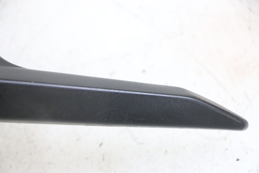 photo de PUNHO TRASEIRO DIREITO YAMAHA X-MAX XMAX 125 (2010 - 2013) - Zoom do estado de desgaste