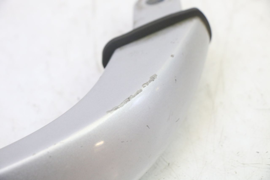 photo de PUNHO TRASEIRO DIREITO YAMAHA X-MAX XMAX 250 (2006 - 2009) - Outro ângulo de visão