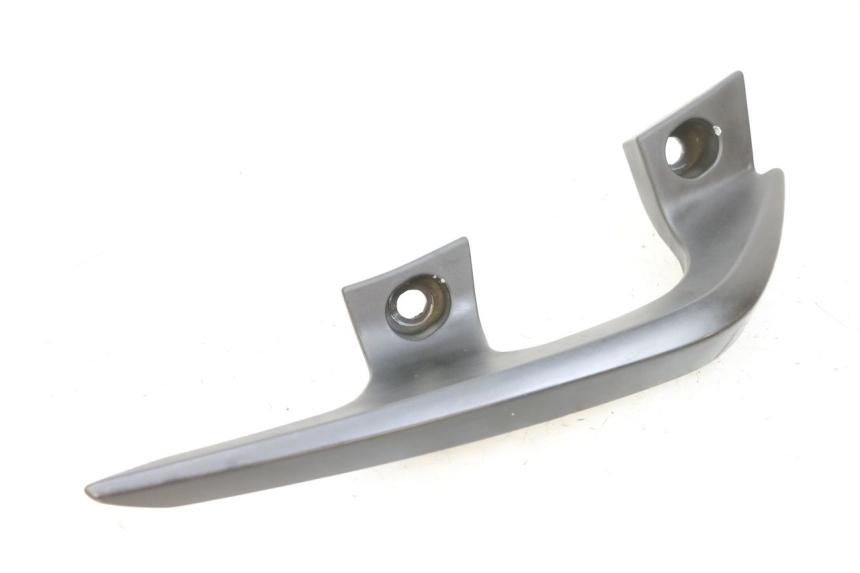 photo de PUNHO TRASEIRO DIREITO YAMAHA X-MAX XMAX 125 (2010 - 2013) - Pontos de fixação