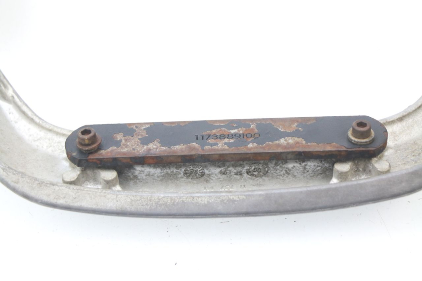 photo de ALÇA TRASEIRA PEUGEOT ELYSEO 50 (1998 - 2001) - Zoom do estado de desgaste