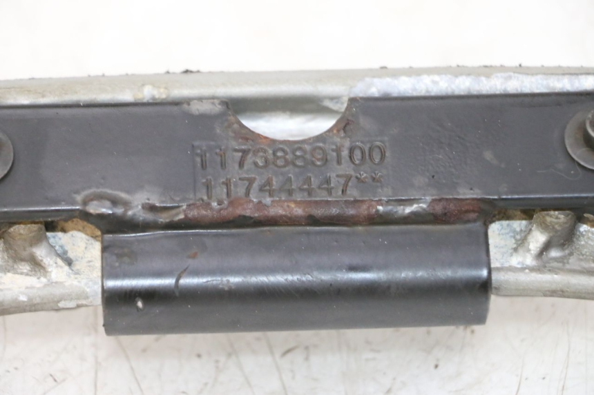 photo de ALÇA TRASEIRA PEUGEOT ELYSTAR 50 (2002 - 2014) - Detalhes característicos