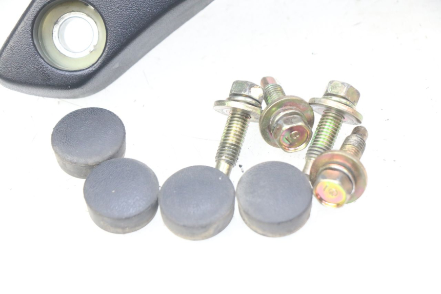 photo de ALÇA TRASEIRA HONDA FES PANTHEON 2T 125 (1998 - 2002) - Detalhe da peça