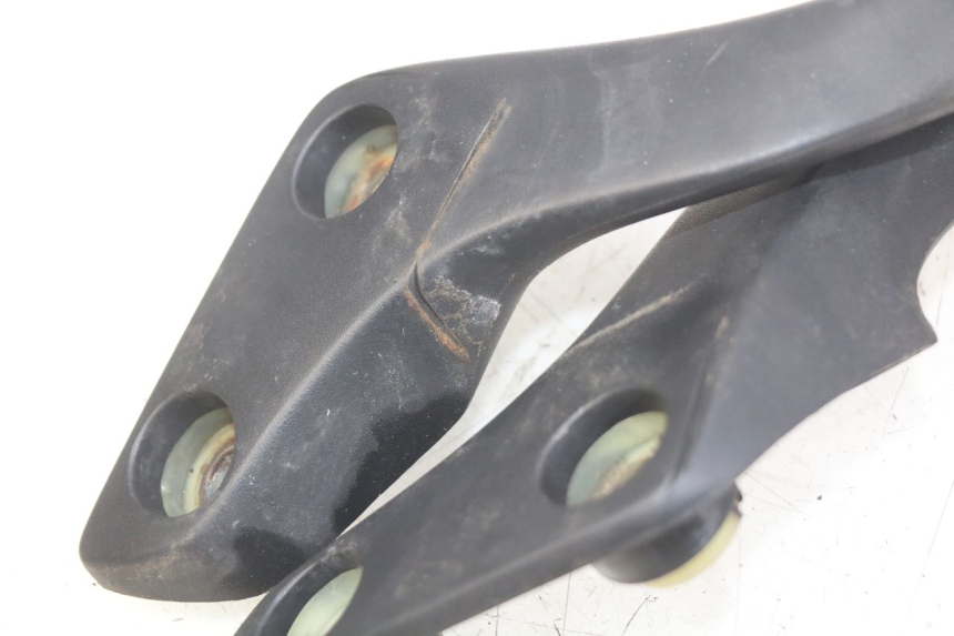 photo de ALÇA TRASEIRA HONDA FES PANTHEON 2T 125 (1998 - 2002) - Detalhe da peça
