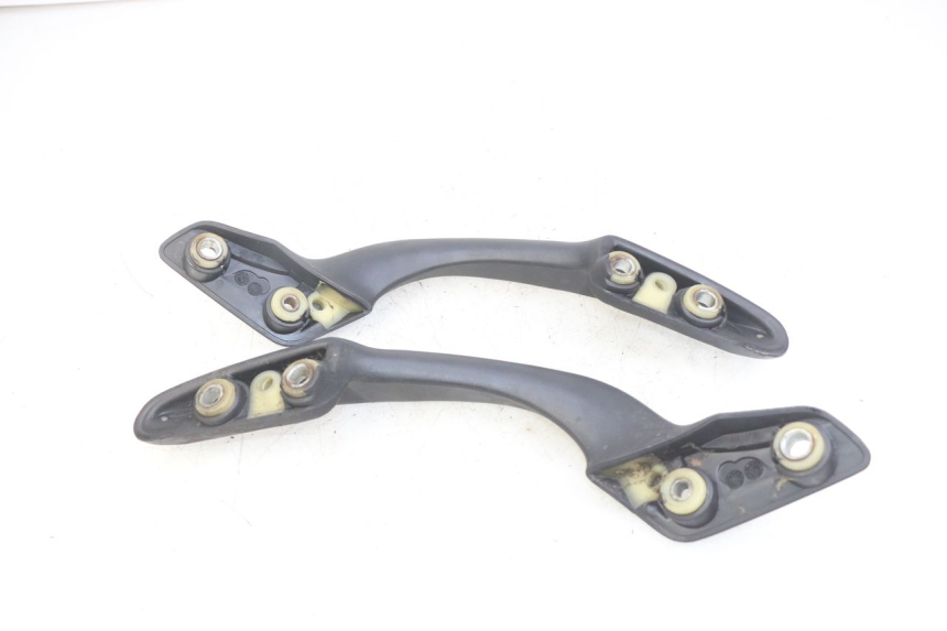 photo de ALÇA TRASEIRA HONDA FES PANTHEON 2T 125 (1998 - 2002) - Pontos de fixação