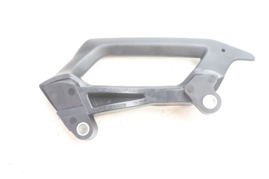photo de ALÇA TRASEIRA ESQUERDA YAMAHA FZ8 800 (2010 - 2016) - Outro ângulo de visão