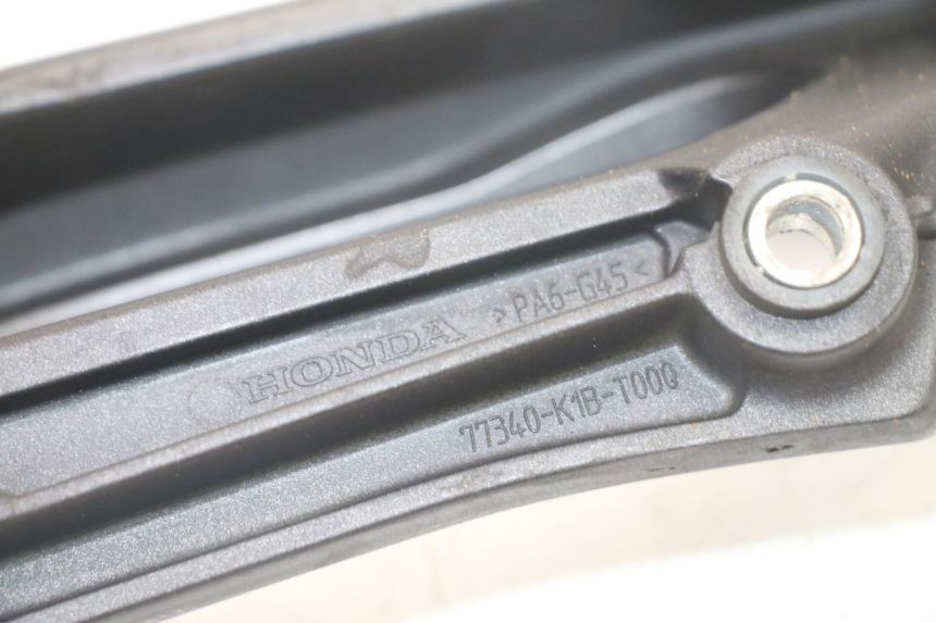 photo de PUNHO TRASEIRO ESQUERDO HONDA FORZA 125 (2021 - 2025) - Peça verificada